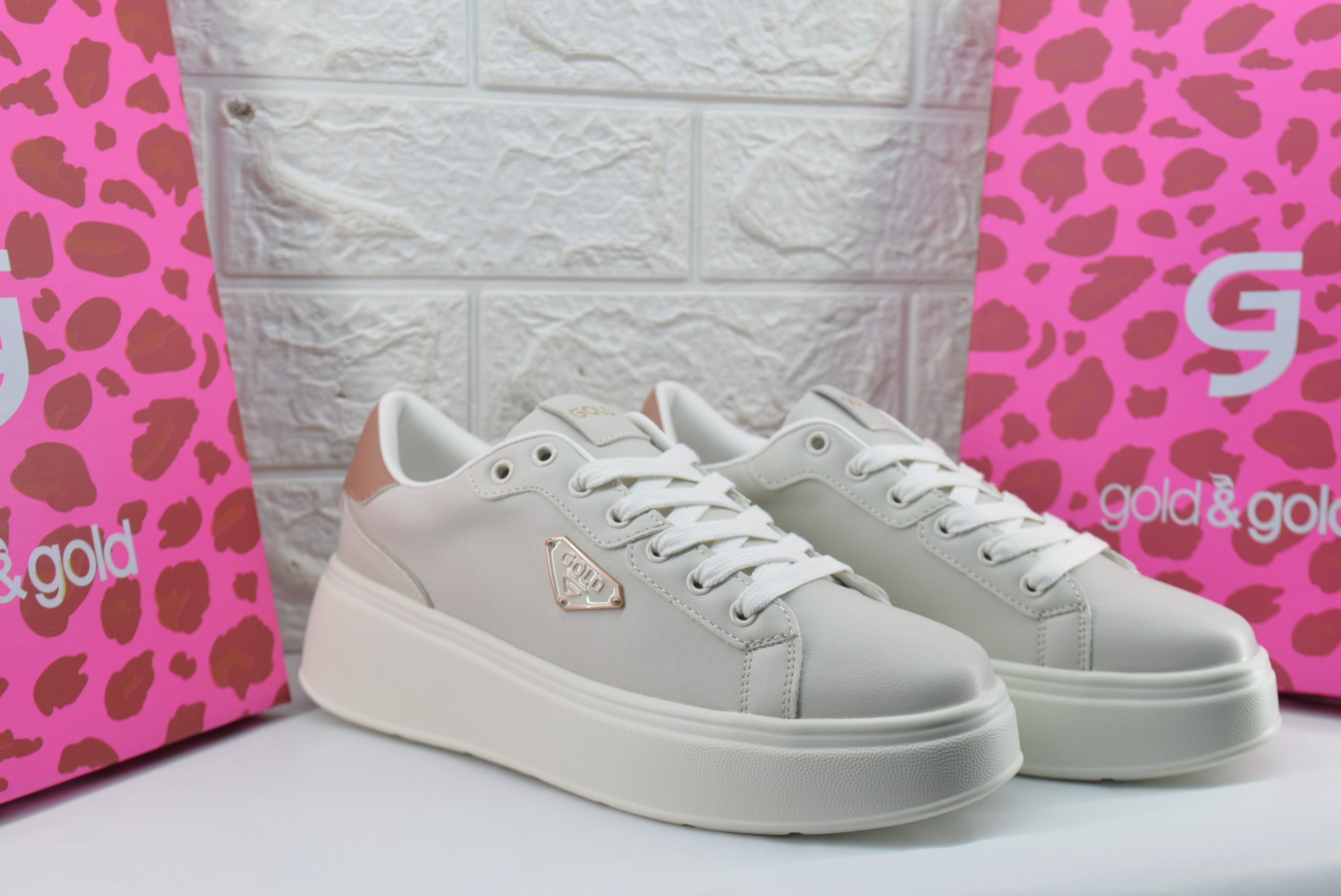 Sneakers Beige