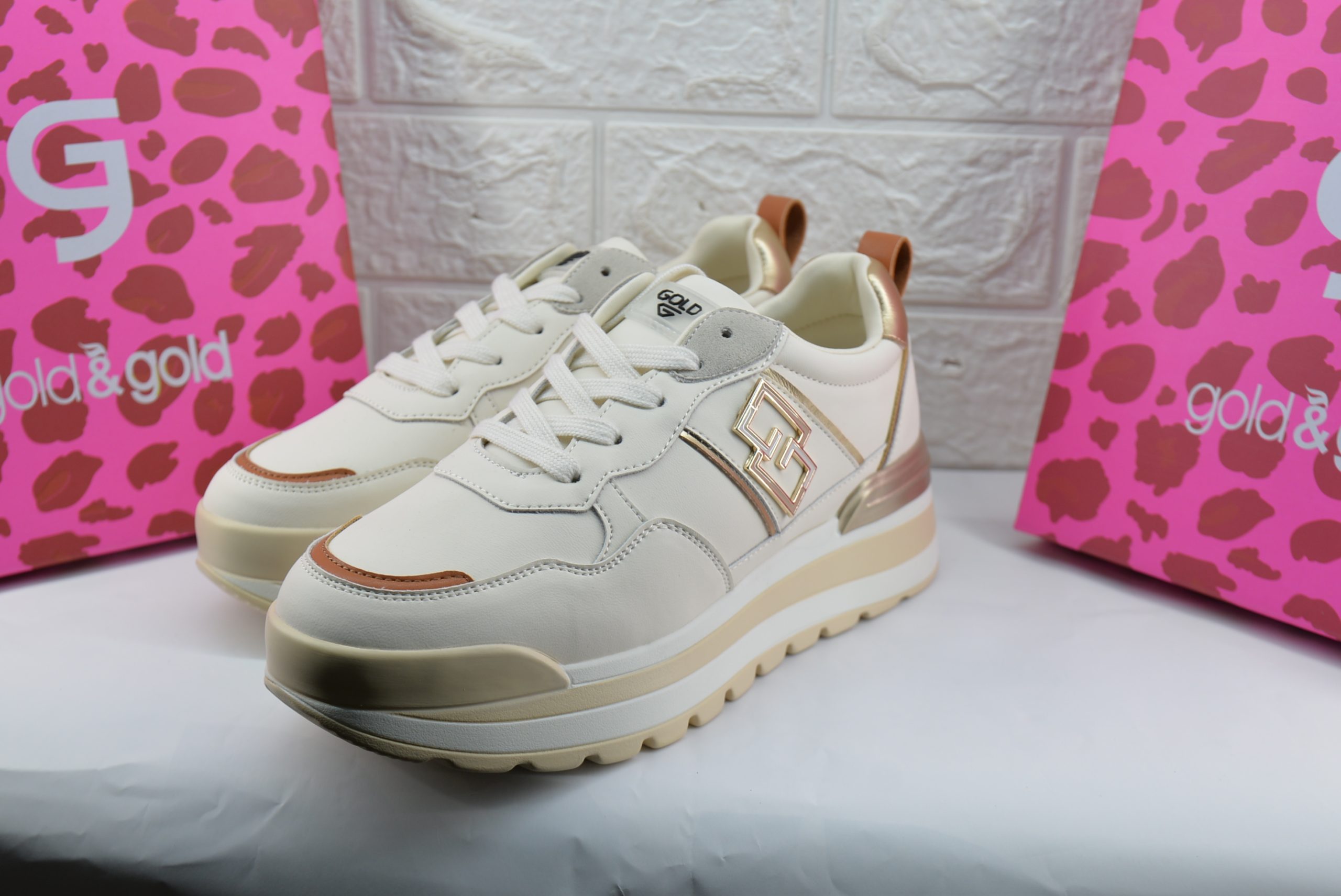 Sneakers Beige