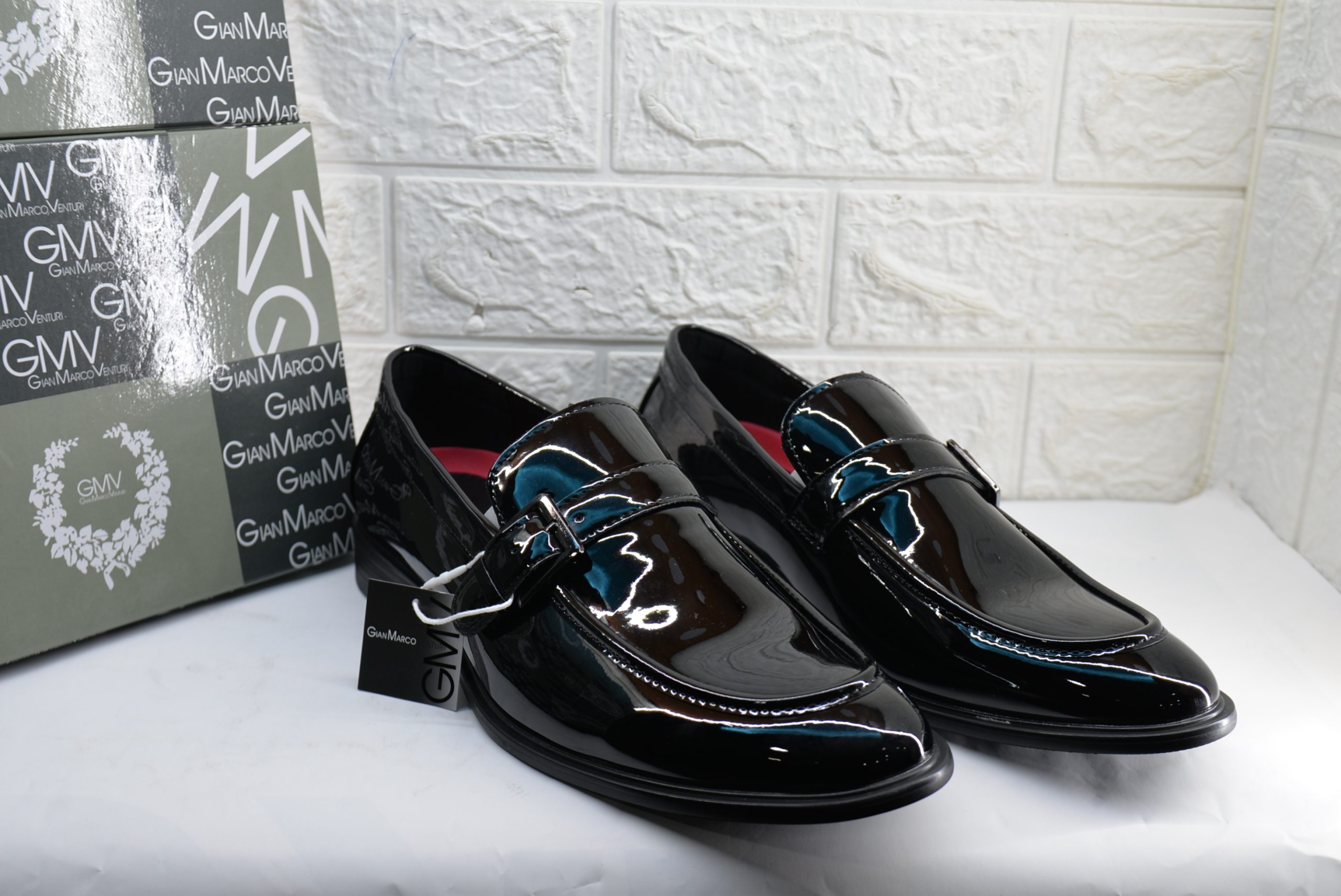 Mocassino elegante con fibbia nero