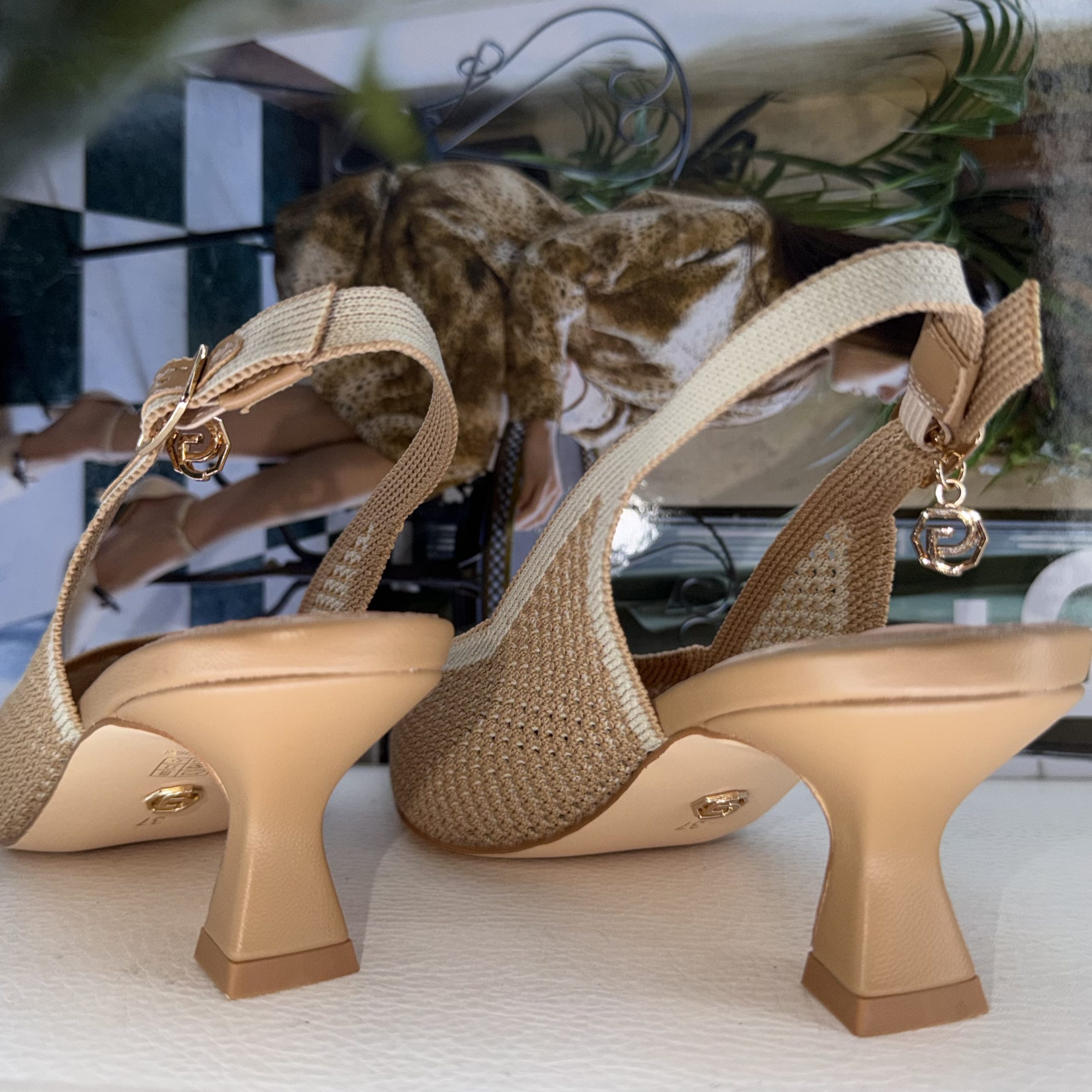 Décolleté Slingback Gold & Gold in Maglia Beige - immagine 3